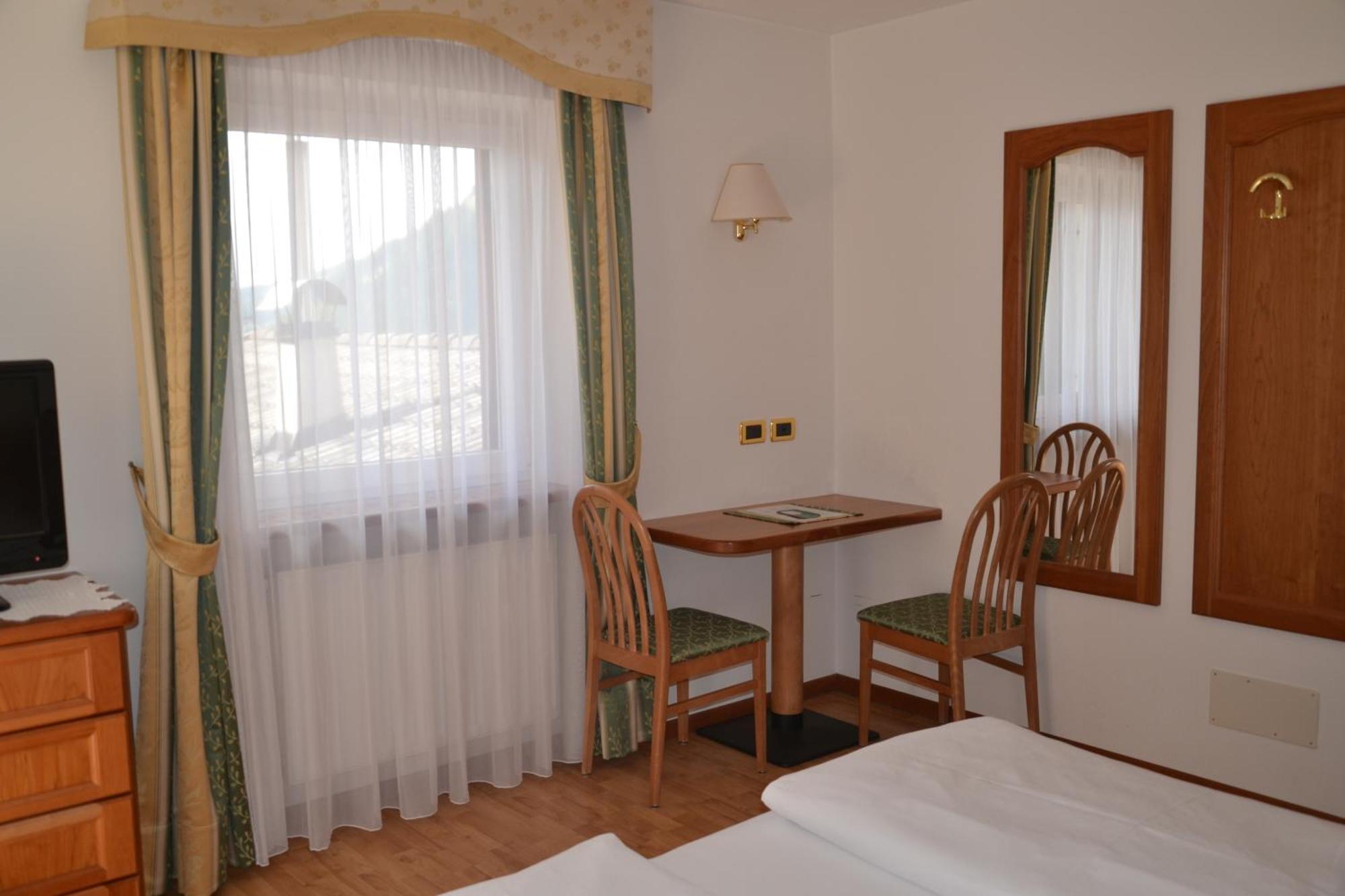 Hotel Scoiattolo Selva di Val Gardena Exteriér fotografie