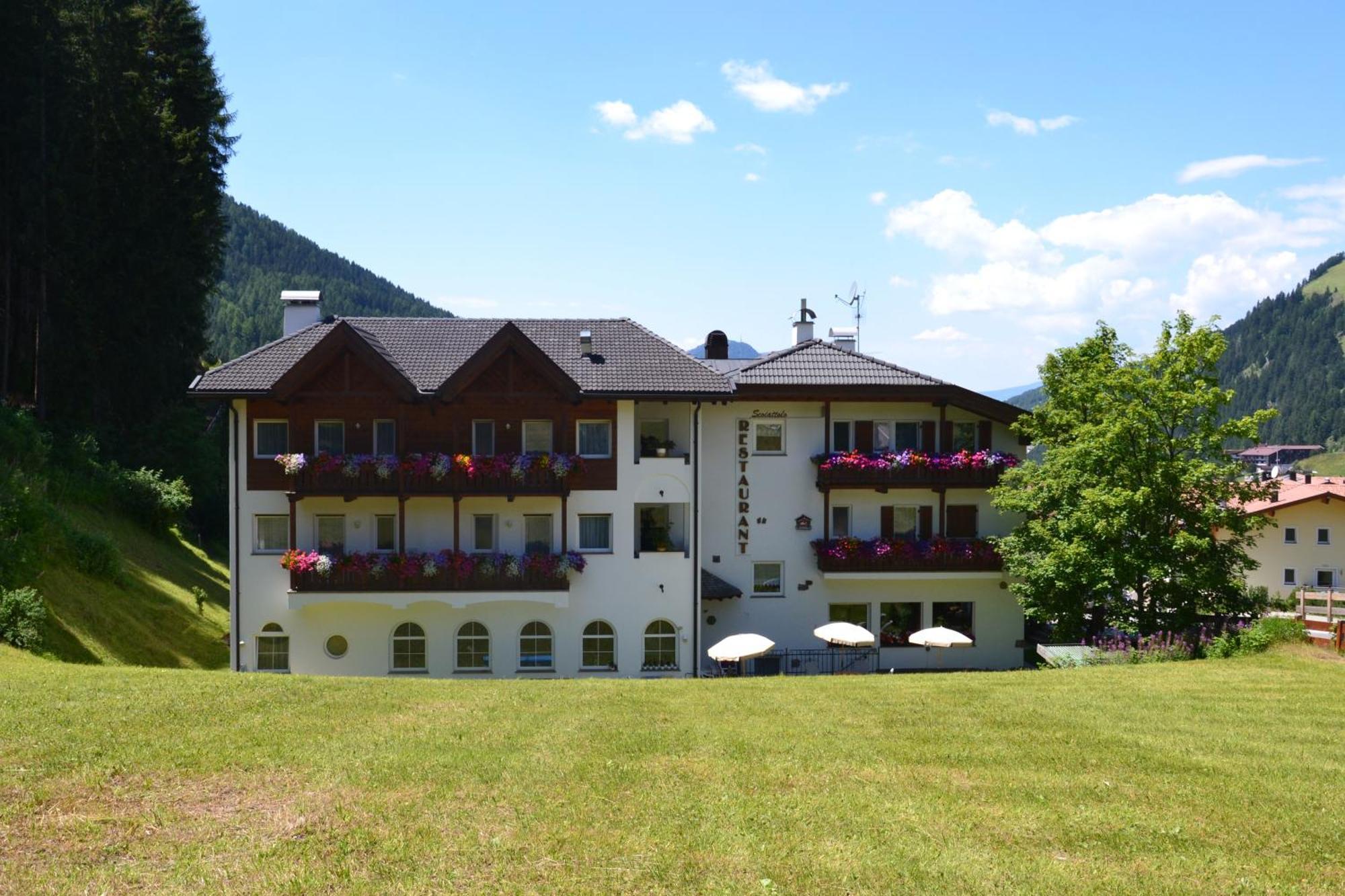 Hotel Scoiattolo Selva di Val Gardena Exteriér fotografie